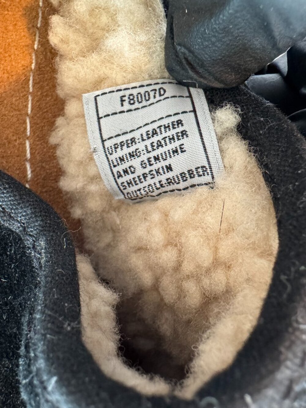 UGG Australia Slippers Women's Size 6 Black F8007D Leather & Genuine Sheepskin - Picture 13 of 13